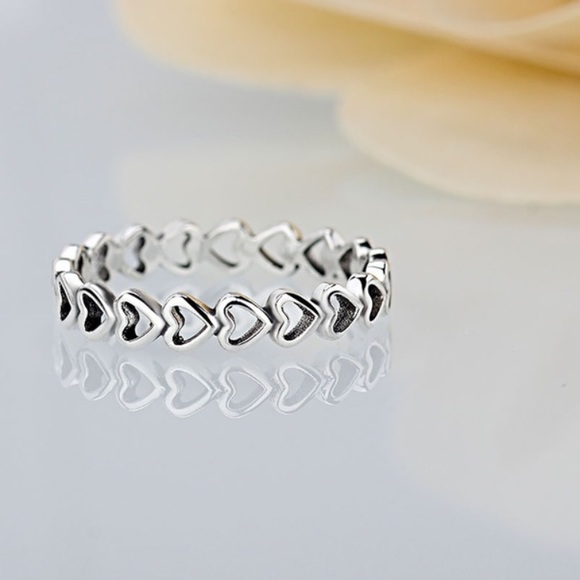 Hollow Heart Ring - Picture 3 of 7